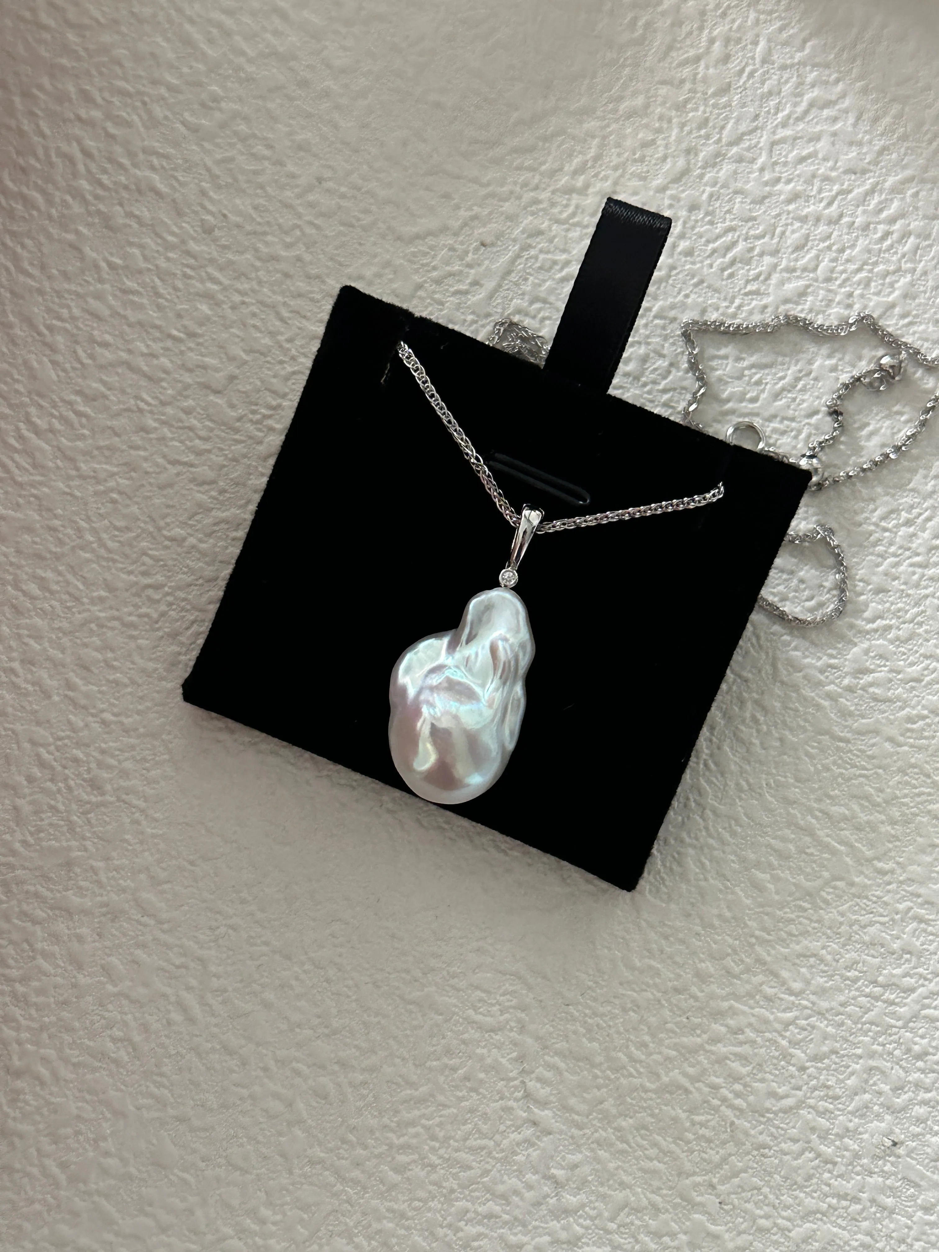 AMBER Baroque Pearl Pendant Necklace