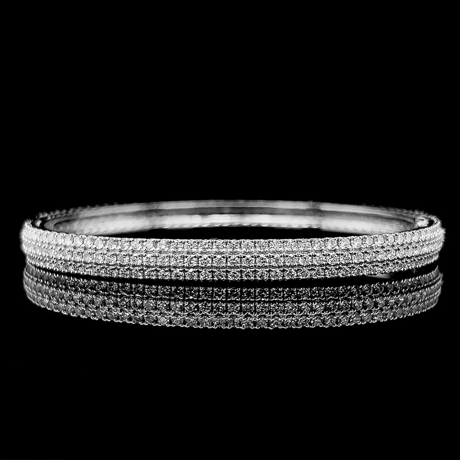 #LVNA2024 | Three-Tier Paved Bangle Diamond Bracelet 18kt