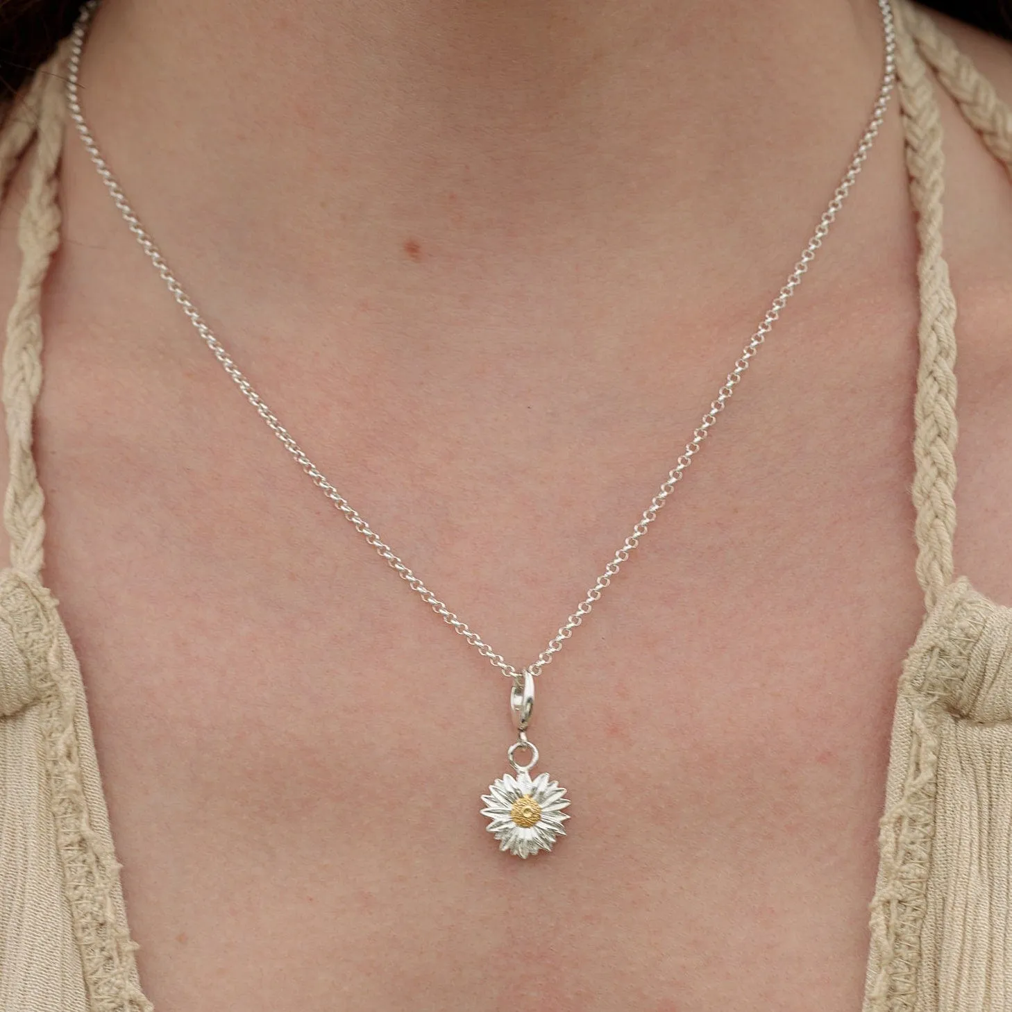 Silver Daisy Necklace