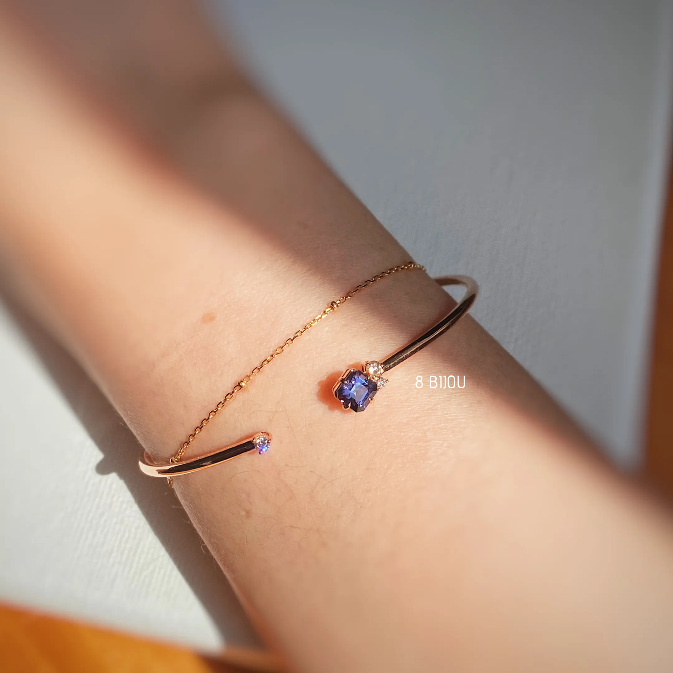 VINTAGE BUBBLE・18K ROSE GOLD VIOLET BLUE SPINEL & FANCY DIAMOND BANGLE